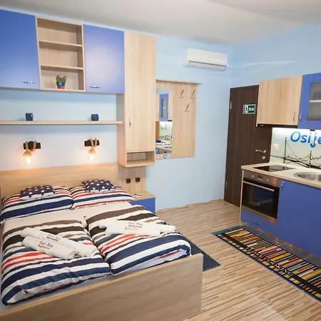 Design Apartments Red Blue Osijek Exterior photo